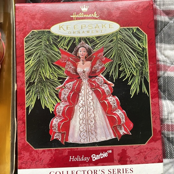 NEW Disney Belle Beauty & the Beast Christmas Barbie plus Ornament - Picture 9 of 13